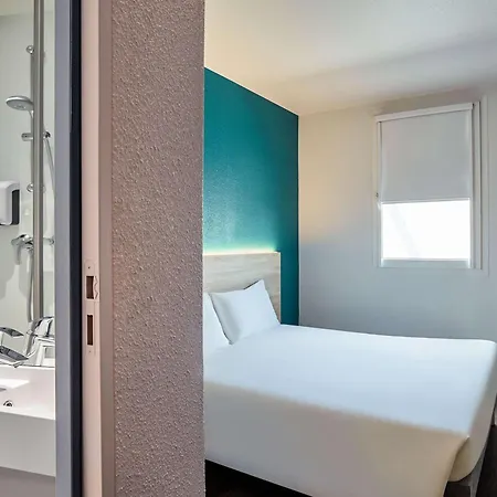 Hotelf1 Ferrand Est Hotel *